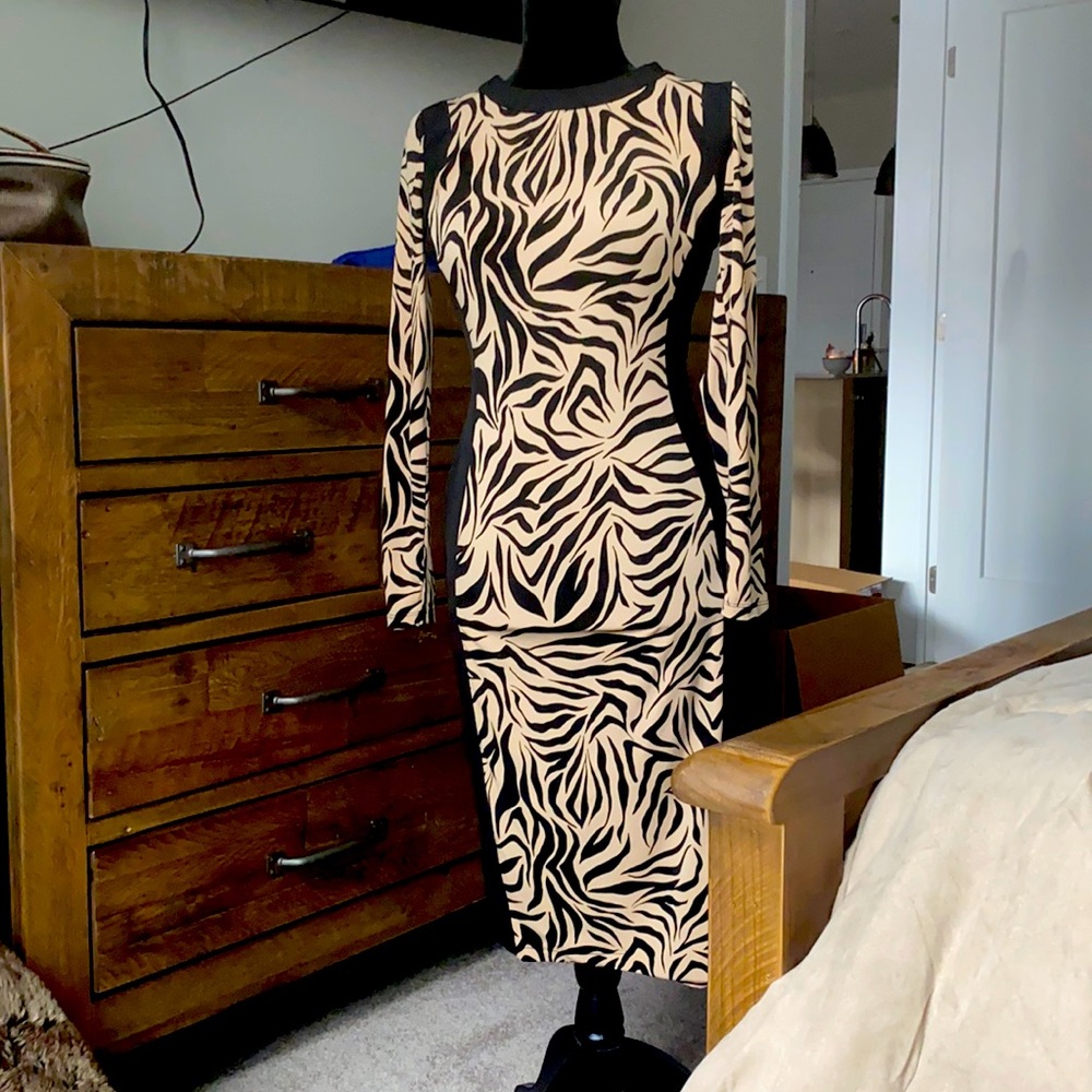 Nude/black print dress